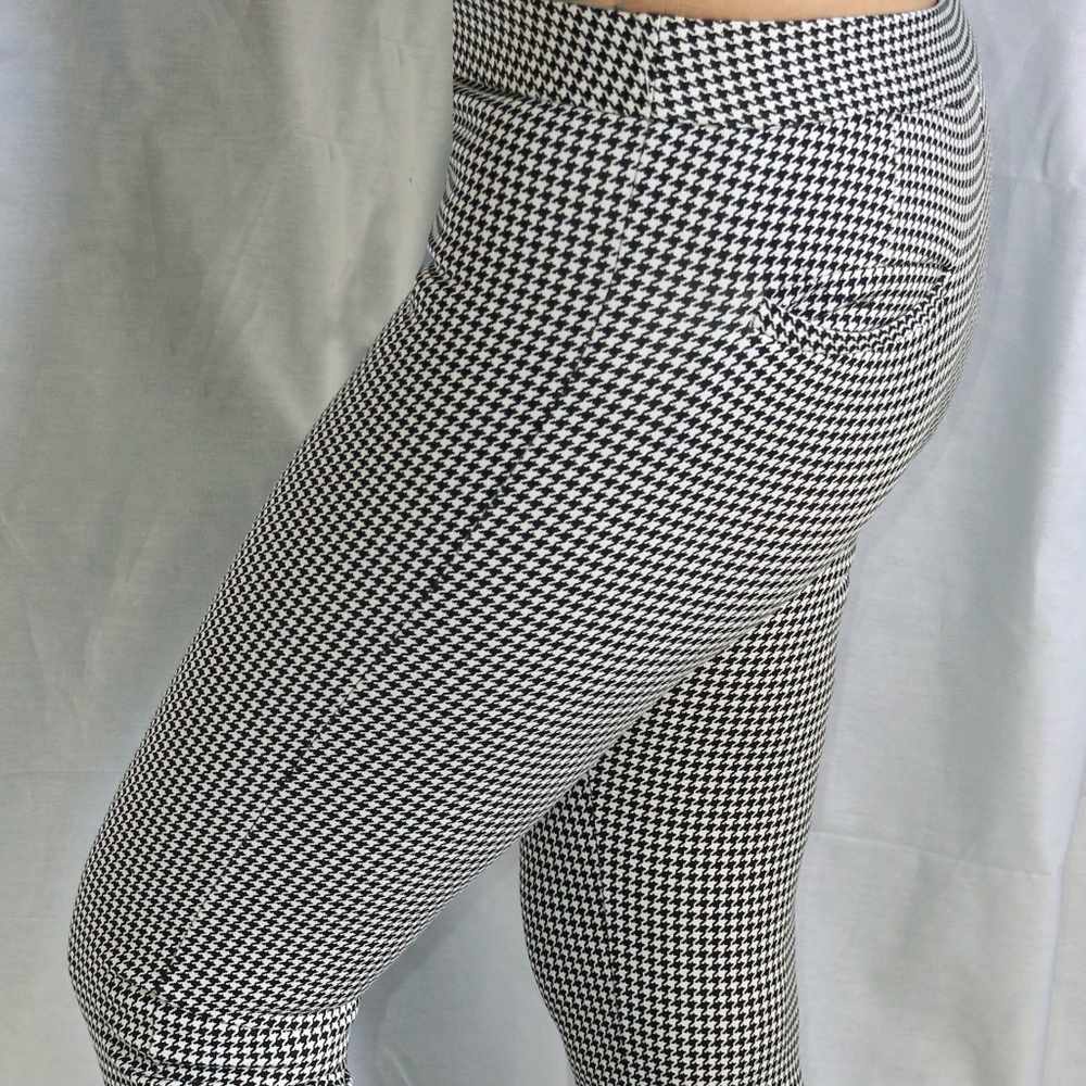 Amanda & Chelsea stretchy skinny pants